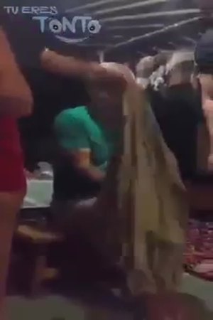 فيديو طريف لحيلة سحرية يقوم بها رجل سبعيني