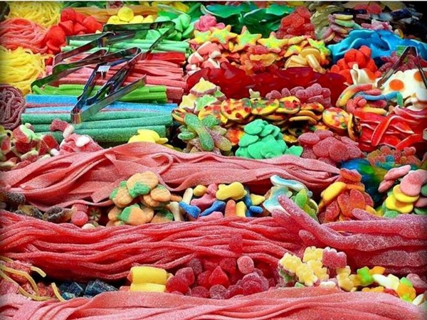يحتفل بولادة حفيده بقتل 33 شخصًا