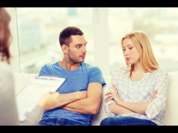 ماهي العلامات التي تخبرك بضرورة الذهاب إلى مستشار للعلاقات الجنسية