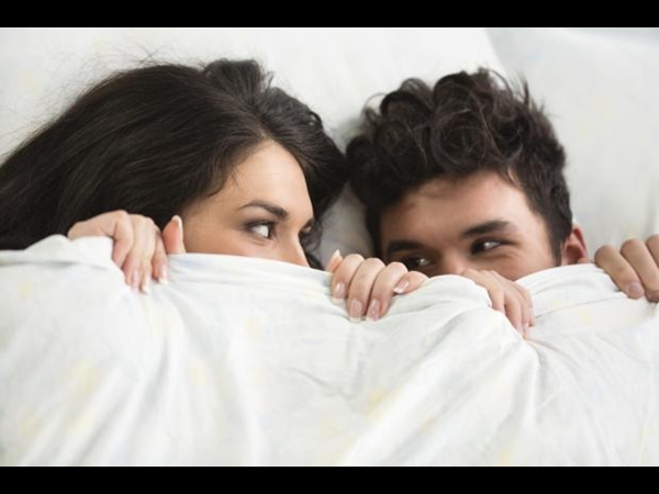 ما الذي يجب أن ترتديه عند ممارسة الجنس