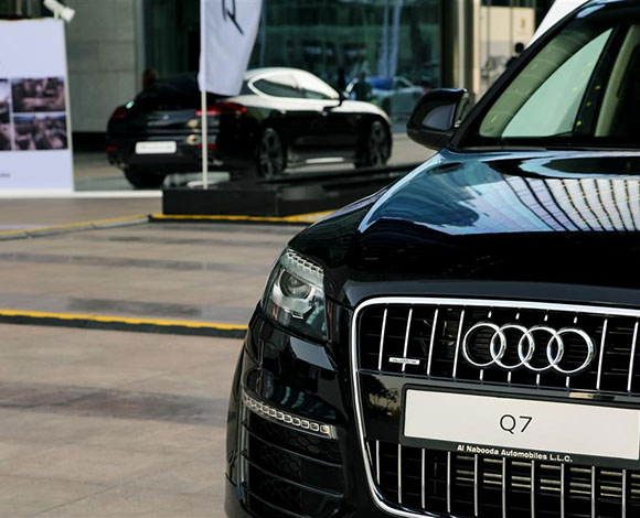 Motor Village يجمع السيارات الفارهة في دبي