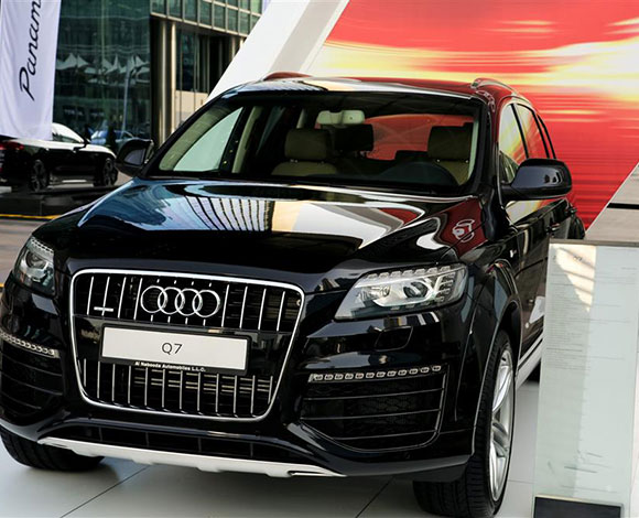 Motor Village يجمع السيارات الفارهة في دبي