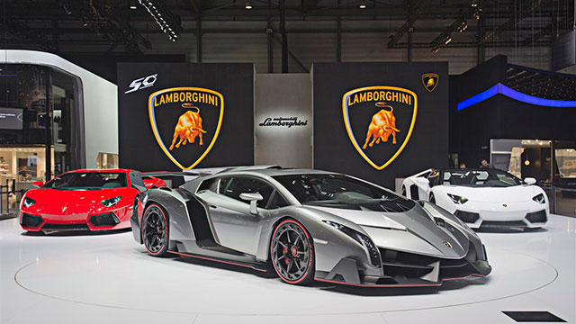 لامبورغيني تكشف عن Veneno في الذكرى الخمسين لإنطلاقها