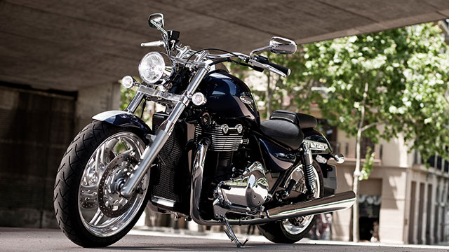 تعرّف على مواصفات دراجة Triumph Thunderbird