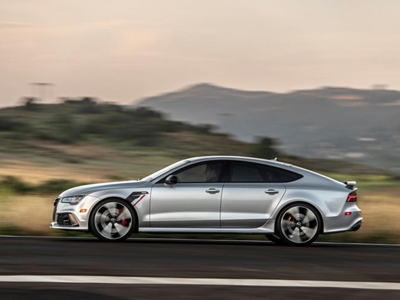 بالصور.. أودي " RS7" أسرع سيارة مصفحة بالعالم