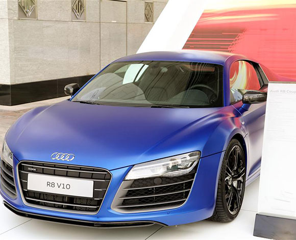 Motor Village يجمع السيارات الفارهة في دبي
