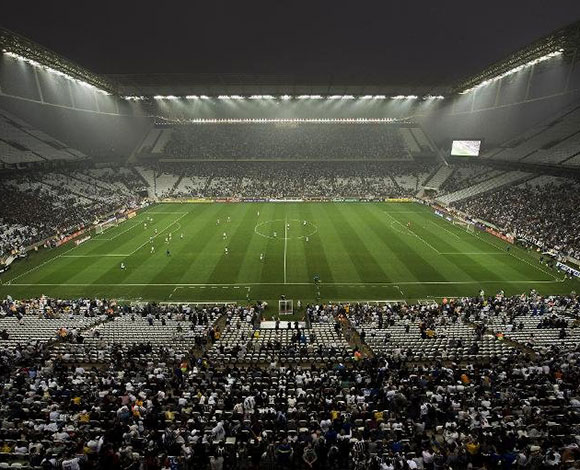 كورينثيانز في ساو باولو مضيف المباراة الافتتاحية لكأس العالم 2014 لا يزال قيد الإنشاء