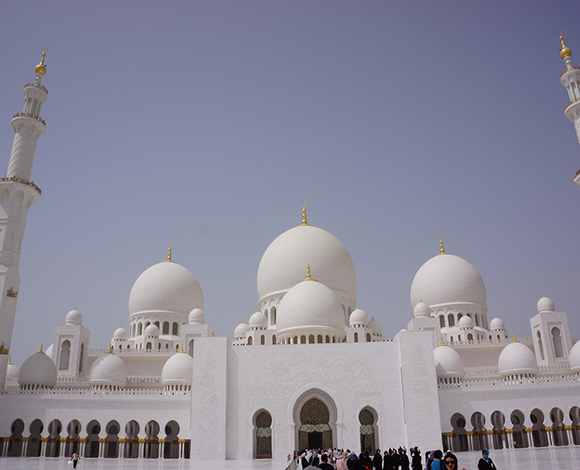 مركز جامع الشيخ زايد الكبير ثاني أفضل مزار في العالم