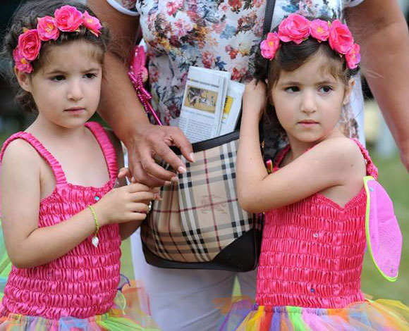 مهرجان التوائم في فرنسا... بالصور