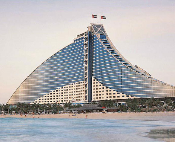 Jumeirah Beach Hotel ... فندق فخم لإقامة مميزة