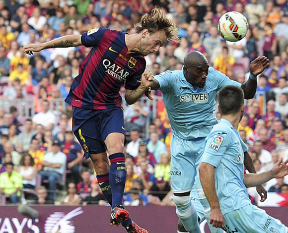 برشلونة يفوز على غرناطة ويعود لصدارة الترتيب