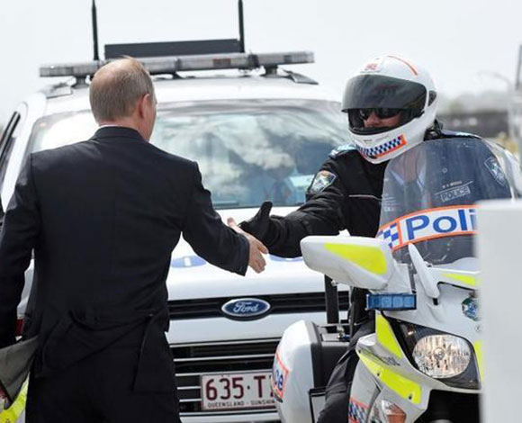 بالفيديو- هكذا تعامل بوتين مع حراسه الشخصيين