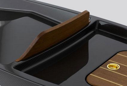 McLellan Jacobs Kayak 1 تقدّم ابتكاراتها لرحلات مائيّة فرديّة