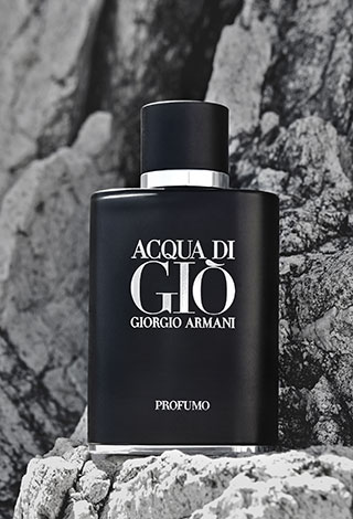 " Giorgio Armani" يبتكر أسطورة العطور الرجالية