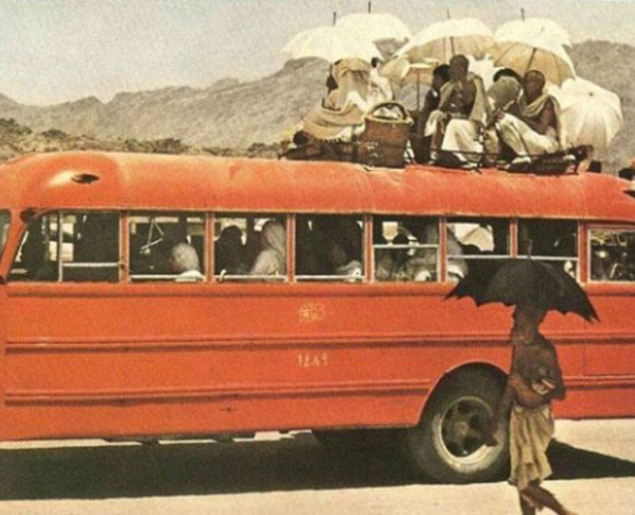 صور نادرة لأداء المسلمين مناسك الحج عام 1953