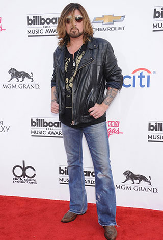 أغان شكلت نقلة في حياة النجوم على صعيدي الثراء والشهرة