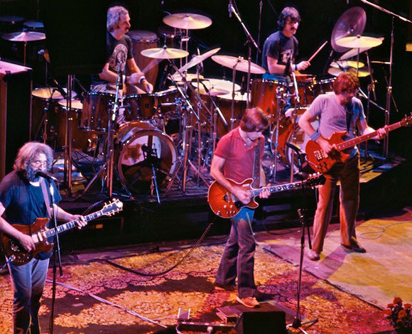 تخطت تايلور سويفت أديل لتصبح أعلى الفنانات أجرًا- وإليكم الفنانين الآخرين الأعلى أجرًا