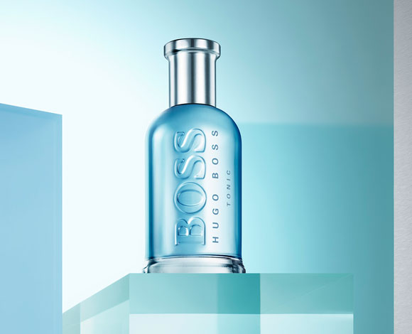 حصرياً; اكتشفوا عطر BOSS BOTTLED TONIC ... انطلقوا نحو الأمام على طريق النجاح