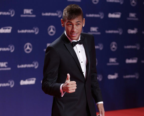 نيمار... هكذا يجني النجم البرازيلي ملايينه وهكذا ينفقها