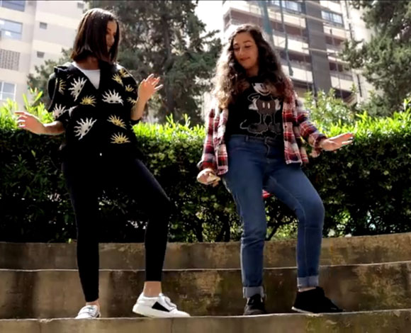 لماذا يخيف مشروع "آوت أوف ذا بلو " لارا اسكندر بهذا الشكل؟