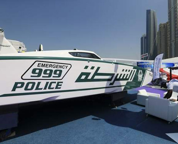 شرطة دبي تكشف عن أول قواربها فائقة الإمكانات