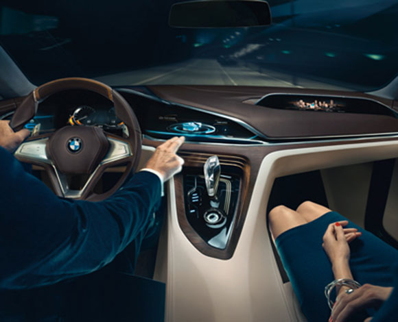 "بي إم دبليو" تزيح النقاب رسمياً عن سيارتها Vision في بكين