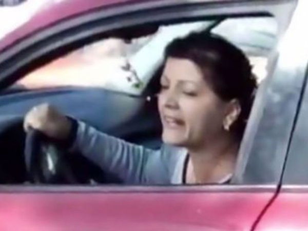 بالفيديو .. زوجة تنتقم من زوجها بعد خيانته لها