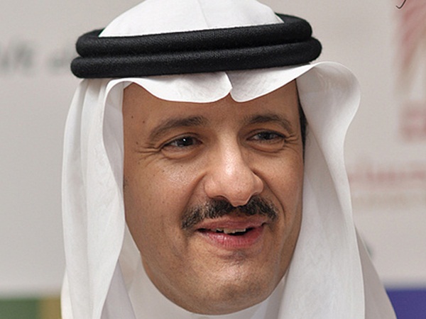 شاهد كيف تقمّص الأمير سلطان دور أحد المواطنين العاديين