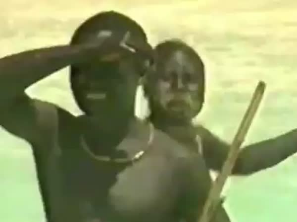 بالفيديو .. سكان جزيرة يقتلون كل من يزورها