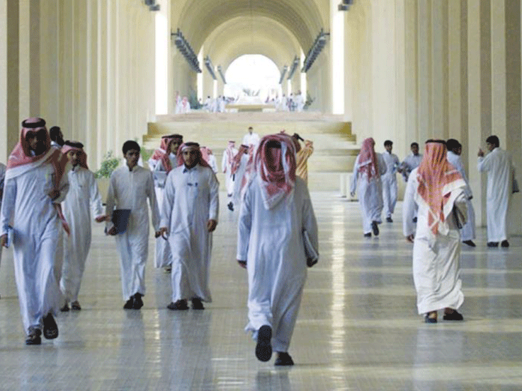 من هم المرافقين الذين ينتظرون إعفائهم من الرسوم بالسعودية؟