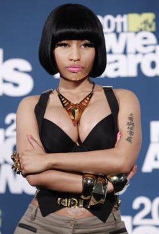 إليك بالصور أزياء النجمة "Nicki Minaj" 