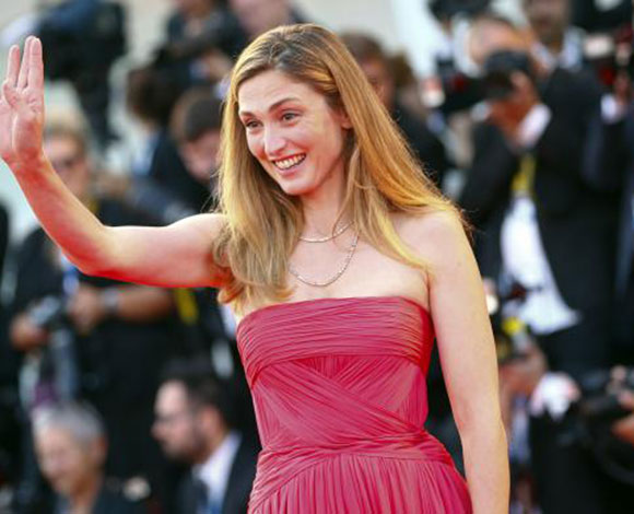 إطلالات براقة في مهرجان البندقية السينمائي 2014... بالصور