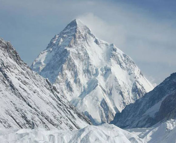 لمحبي السفر والمغامرات: اعلى 10 جبال في العالم يجب زيارتها