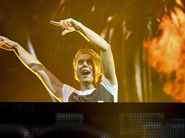 كيف كانت اجواء حفلة Armin van Buuren في ابوظبي؟