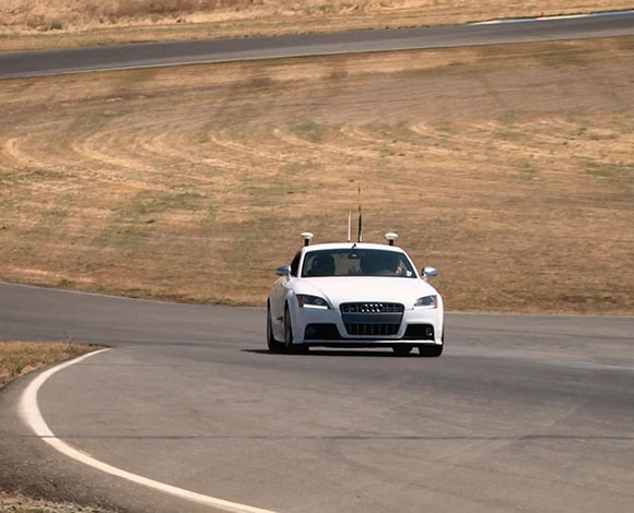 بالفيديو... علماء يطورون أسرع سيارة ذاتية القيادة فى العالم