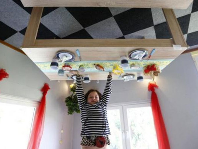 "Crazy House" المنزل المقلوب في ألمانيا