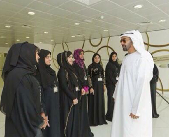 الإمارات الأولى عالمياً في احترام المرأة ... والإماراتيون يباركون  