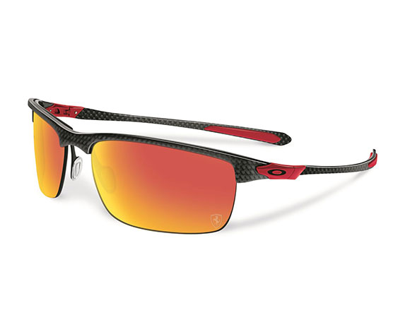 "Oakley"  تتعاون مع "فيراري" لنظارات شمسية مثيرة