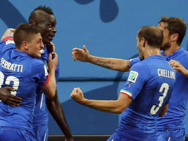 ايطاليا تفوز امام انكلترا 2-1 على ملعب آرينا دي أمازونيا