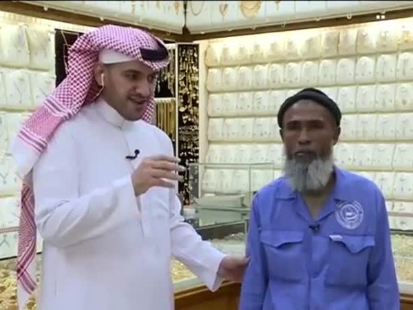 بعد انتشار صورته والسخرية منها .. شاهد ماذا حدث للعامل البنغلاديشي