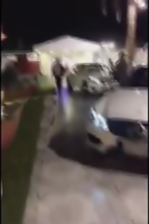 وصول المليادير الهندي إلى المملكة بموكبه ... فيديو