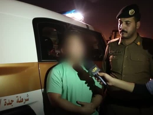 ينكر ذكوريته من أجل التهرب من القانون .. فيديو
