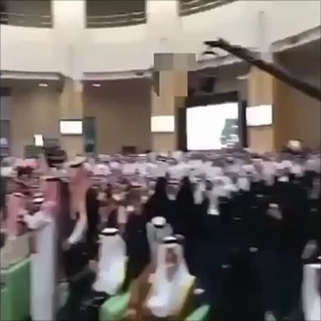 بالفيديو .. حفل تخرج مختلط .. وتضارب بالآراء