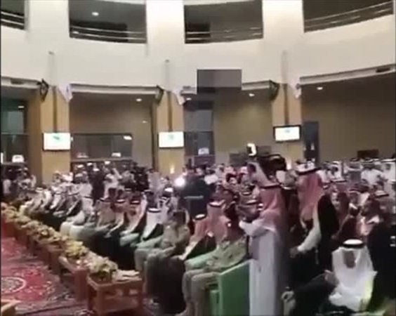 بالفيديو .. حفل تخرج مختلط .. وتضارب بالآراء