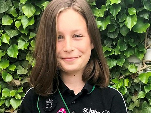 طفلة تنقذ والدها من الموت اختناقًا