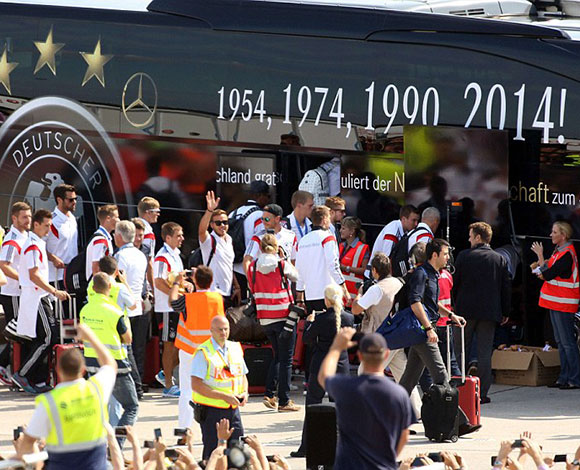 ألمانيا تحتفل بفوزها بكأس العالم 2014 وسط الحشود في برلين