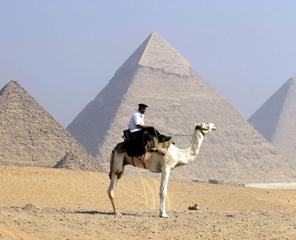 صور نادرة لأهرامات الجيزة