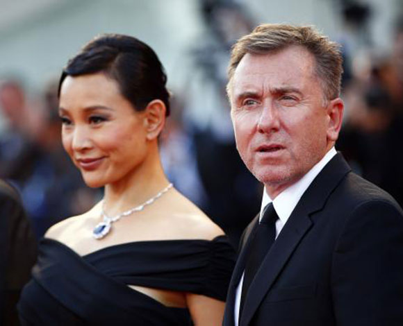 إطلالات براقة في مهرجان البندقية السينمائي 2014... بالصور