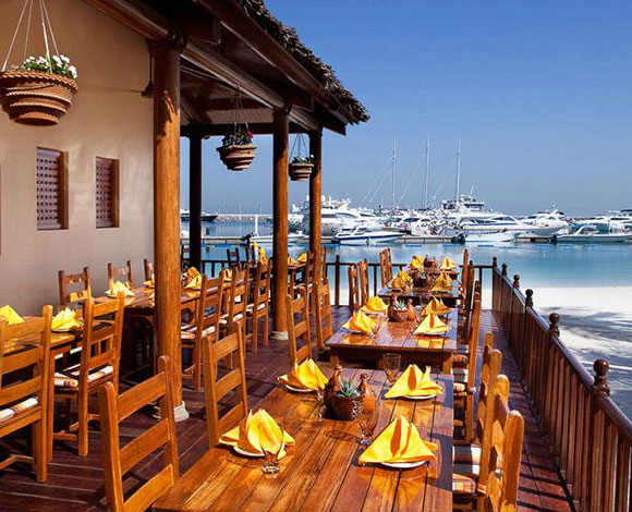 Jumeirah Beach Hotel ... فندق فخم لإقامة مميزة