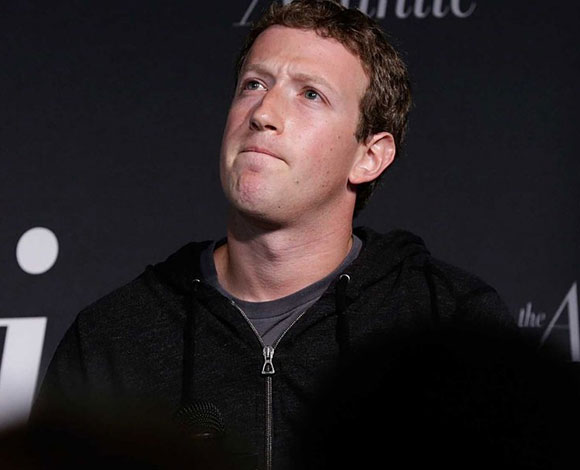 هذا هو السر وراء ارتداء زوكربيرغ التي شيرت نفسه